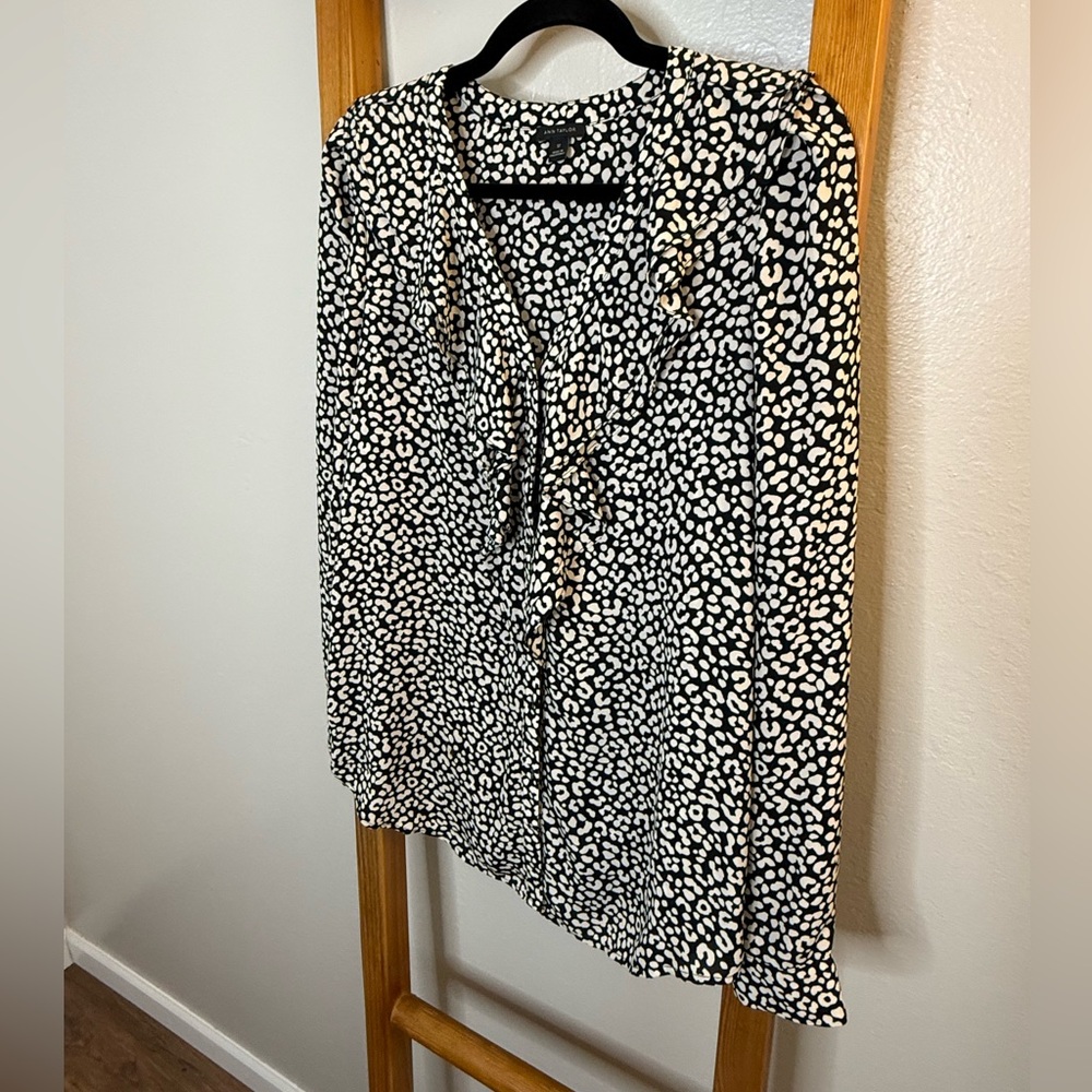 Ann Taylor Black and White Button Down Shirt